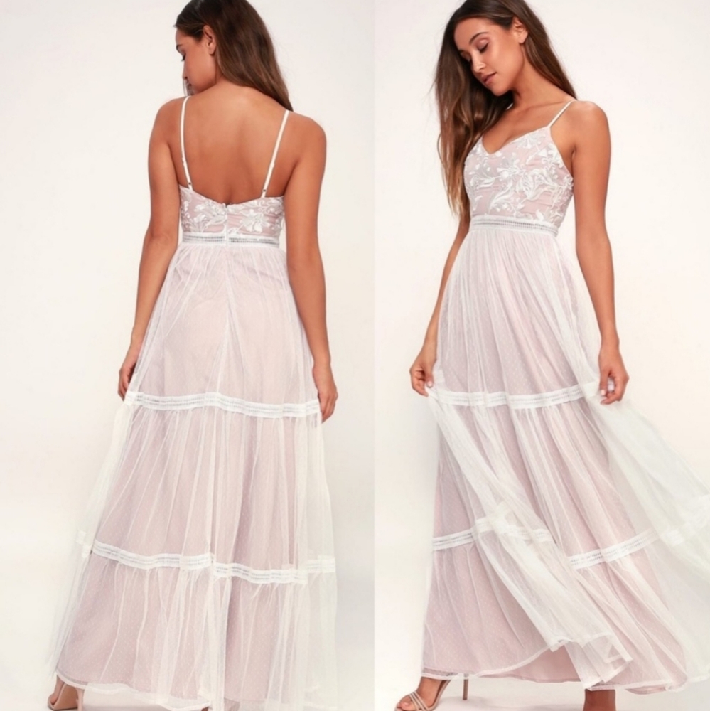 NWT Lulu Elenora White Embroidery Maxi Lace Dress